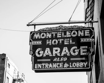 Arte en blanco y negro de Nueva Orleans, fotografía del Barrio Francés, decoración de pared de lienzo de letrero vintage de neón, hotel histórico Monteleone Hotel