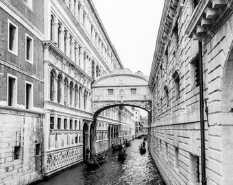 Impresión de paisaje del Puente de los Suspiros de Venecia en blanco y negro, fotografía de monumentos italianos, lienzo o foto sin enmarcar, arte de pared de arquitectura