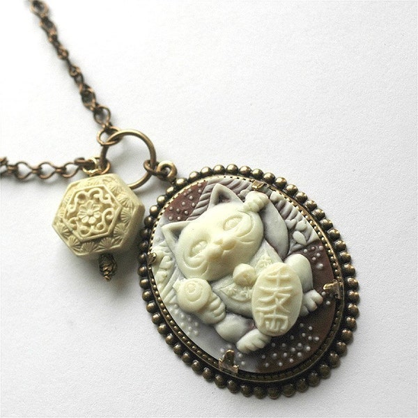 Autumn Maneki Neko necklace