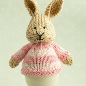 Knitting pattern for a bunny egg cosy, Easter bunny, instant digital download PDF file