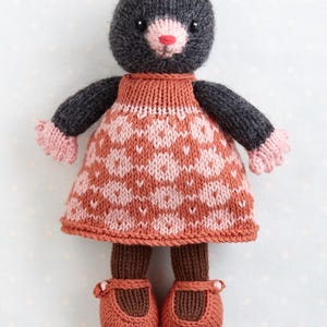 Knitting pattern: Mole in a dress (9 inches tall), instant digital download PDF