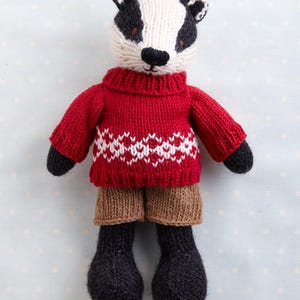 Knitting pattern : Badger in a sweater and shorts  (9 inches tall), instant digital download PDF
