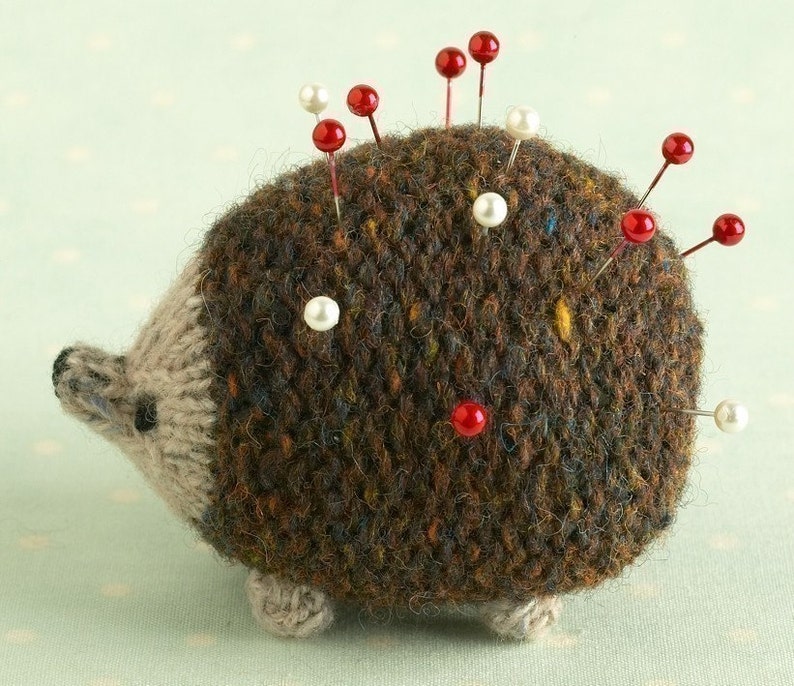 Toy knitting pattern for a little hedgehog, instant digital download PDF file Bild 4