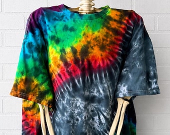 Tie Dye T-Shirt X-Large Men or Women Diagonal Gray Stripe with Rainbow
