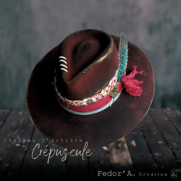 Crépuscule - Fedor’Art Création - Chapeau Fédora Femme en feutre de laine à large bord customisé à la main, bohème, plume, hippie, floral