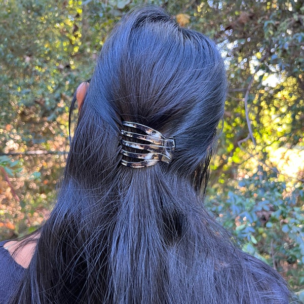 Medusa’s Heirlooms Small French yoga clip - Gris