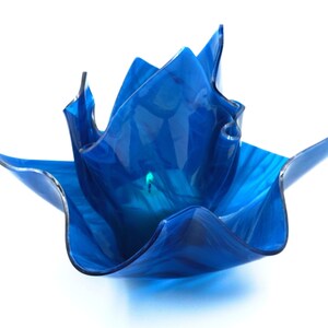 Aqua Blue Wispy Vase Dish Set | Spring Rain Candle | 25 Hour Burn Time | Color Free Candle