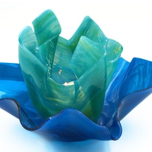 Aqua Lime Pearl Opal Vase and Aqua Blue Wispy Dish Set | Spring Rain Candle | 25 Hour Burn Time | Color Free Candle