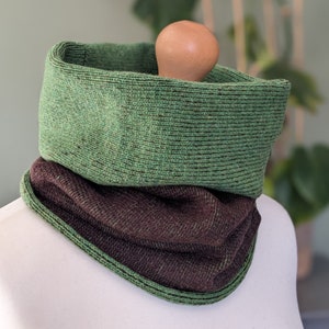 Reversible merino wool snood green and brown zdjęcie 4