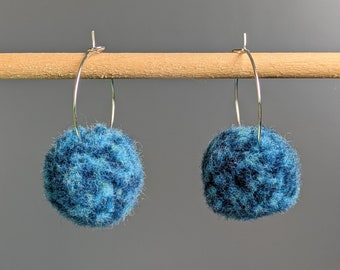 Pom pom earrings blue