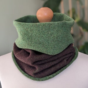 Reversible merino wool snood green and brown zdjęcie 2