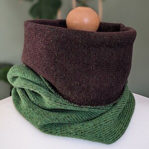 Reversible merino wool snood green and brown zdjęcie 3