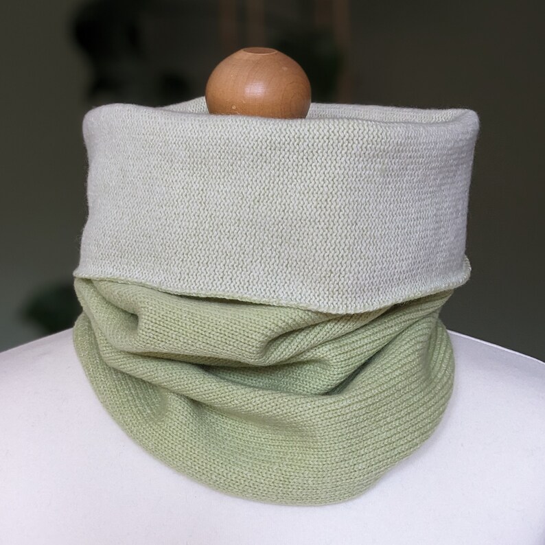 Reversible merino wool snood pale pastel green and ecru image 1