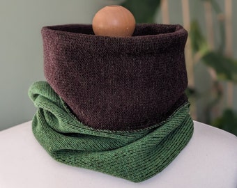 Reversible merino wool snood green and brown