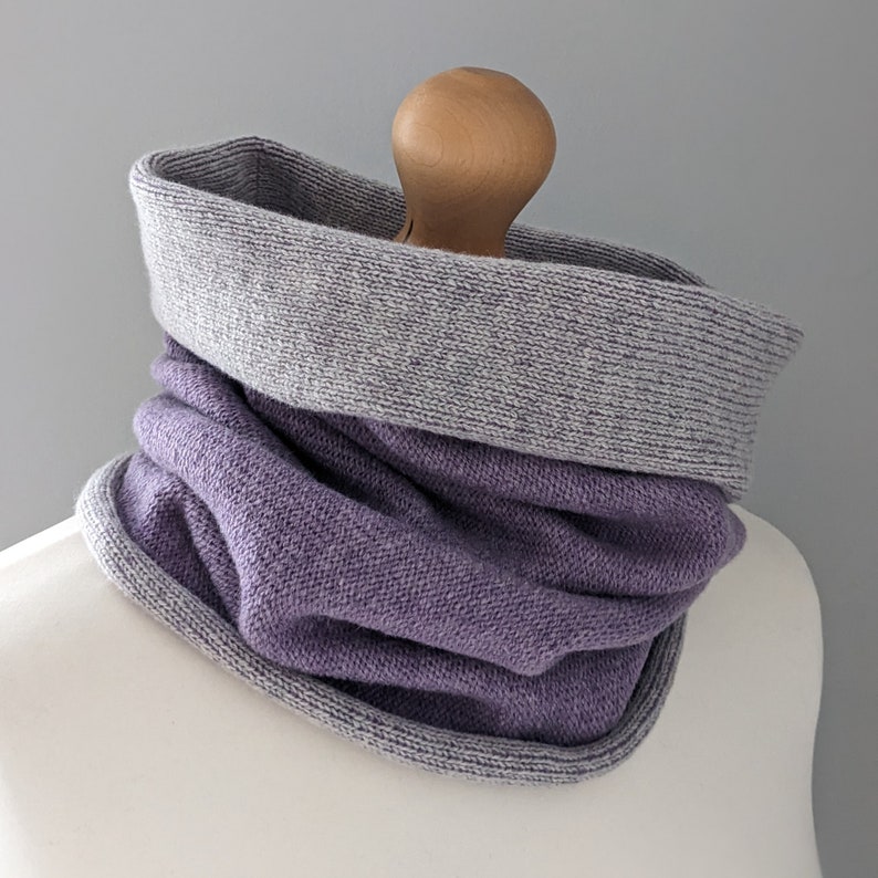 Reversible merino wool snood pale grey and lilac image 6