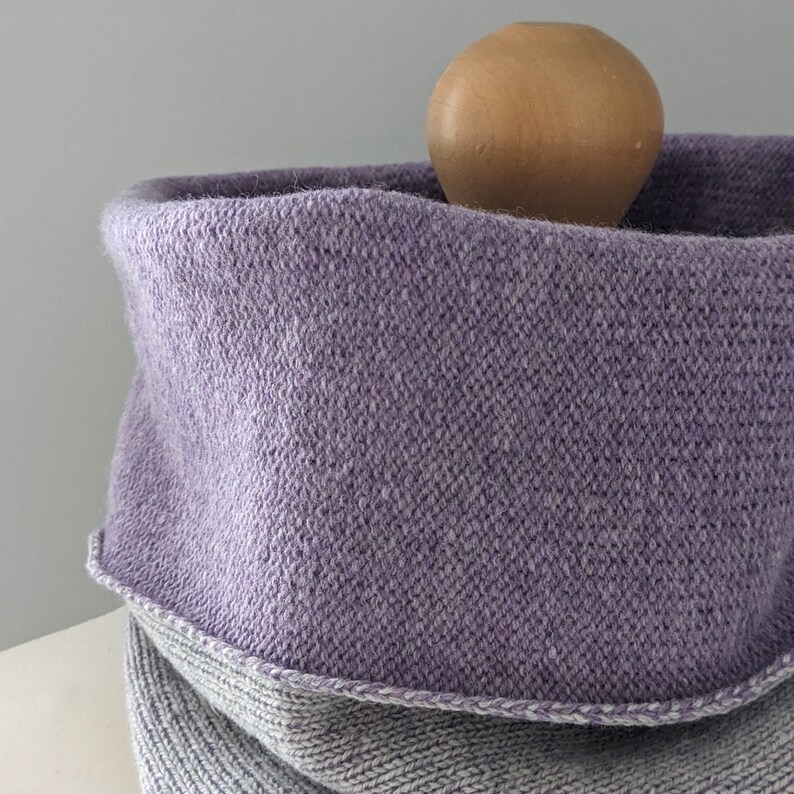 Reversible merino wool snood pale grey and lilac image 9