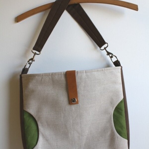 double pocket shoulder bag - dirt brown and pine green