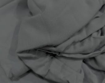 Tejido de sarga de tencel, cortado a medida: peso ideal para prendas de vestir, muy suave y vaporoso.