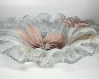 Bol vintage de vidrio fusionado Sydenstricker con borde ondulado - Flor rosa - Firmado Cape Cod Art Glass