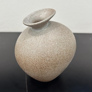 Cream Ceramic Bud Vase, Minimalist Handmade Pottery for Neutral Home Decor, Modern Japandi Shelf Accent, Small Wabi-Sabi Style Vase Gift