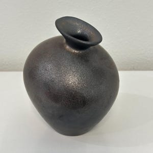 Gray Ceramic Bud Vase, Handmade Minimalist Vase for Japandi or Modern Decor, Neutral Tones, Small Wabi-Sabi Pottery Accent, Rustic Styling