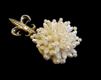 Another Pearly Girl, Bridal Bouquet Locket Brooch, Vintage Pearls