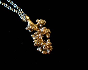 Vintage May 1982 Cabernet Sauvignon Grape Bud Necklace
