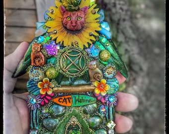 The Fantastic Bead Mosaics Cat Lady House Series Da kine Cat Wahine