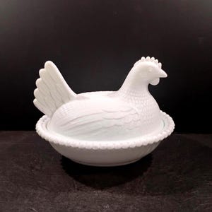 Vintage Indiana Milk Glass Hen on a Nest Covered Dish With Beaded Edge.