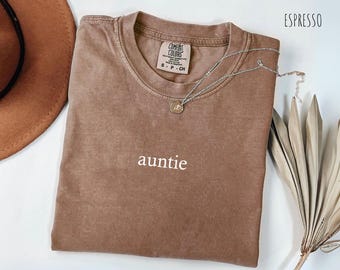 Auntie Shirt Comfort Colors®, Cool Aunt Shirt, New Aunt Gift, Pregnancy Announcement Tee, Auntie sweatshirt, Aunt Club, Gift for Aunt to Be
