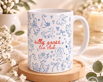 Silly Goose Tia Club Mug, Funny Auntie Gift, Spanish Aunt Coffee Mug, Promoted to Tia Mug, New Tia Gift, Tia Reveal Gift, Cool Tias Club