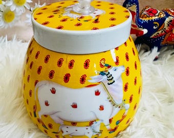 Pichwai cow jars