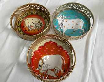 Laminated Pichwai cow print round trays