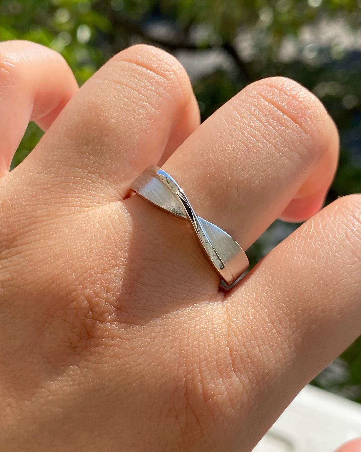指輪・リング Silver Thick And Thin Mobius Rings Amazon.com: ZUKKY MöBius Ring Couple Ring Sterling Silver