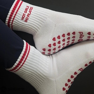 Calcetines antideslizantes para Pilates, Hot Girls Do Pilates, Calcetines de caña media antideslizantes, Accesorio para entrenamiento con reformer, Regalo de fitness, Calcetines para estudio de barre