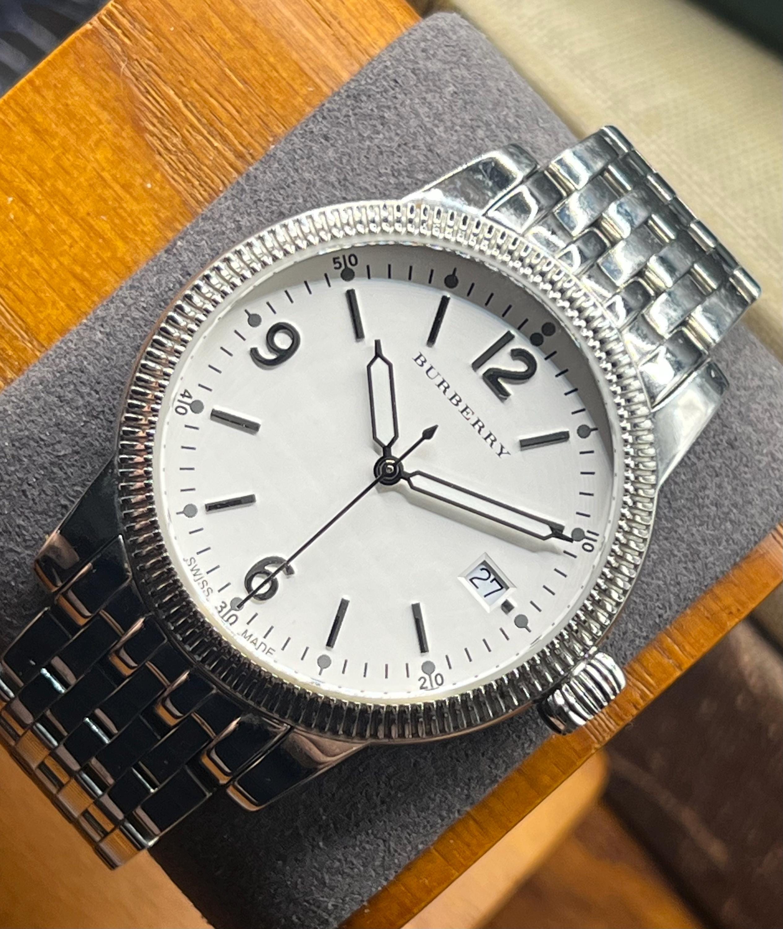 Burberry Swiss Made Watch White Dial Date Steel Bracelet  display picture 1