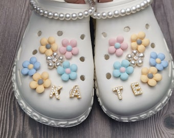 Ciondoli con nome personalizzati per Crocs, Ciondoli floreali, Ciondoli per accessori, accessori per coccodrilli floreali, Regalo di compleanno per lei, Bomboniere natalizie