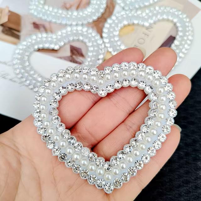 1pc White Heart Applique Patches, Rhinestone Sequined Sew on Patches, Beaded Heart Patches for Clothing, Decorative Parches, Trendy Patches