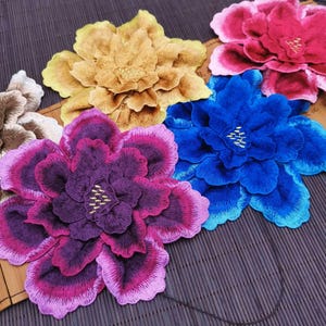 Embroidered 3D Floral Applique Patch: Sewing Dress Embellishment (18x17cm)