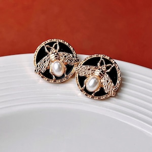 Honeybee Pearl Buttons: Antique Gold Metal Shank Buttons (6-8pcs)