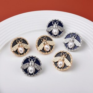 Honeybee Pearl Buttons: Antique Gold Metal Shank Buttons 18-23mm, (6-8pcs)