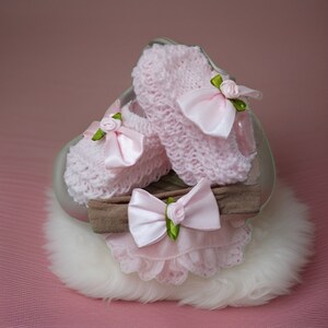 Knitted baby booties, Newborn booties, hand knitted baby slippers