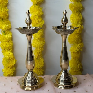 Pure Brass Diya, Oil Lamp for Home Temple Festival Gifts Puja Articles Home Decor Durga Pooja Diwali Puja Indian Brass Decor (Set of 2) B1