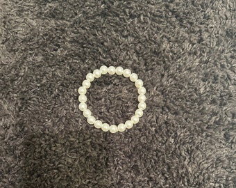 white pearl bracelet
