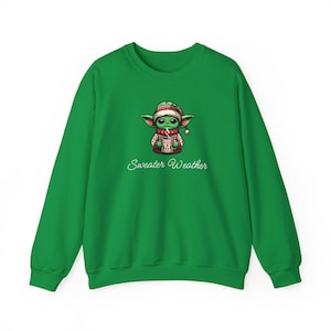 Suéter navideño con diseño de Baby Yoda y el clima: regalo navideño, fanático de Star Wars, amante de los mandalorianos, suéter acogedor, ropa festiva imagen 5