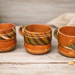 Zestaw 3 ręcznie robionych kubków do kawy z meksykańskiej ceramiki Redware Bandera z gliny terakotowej