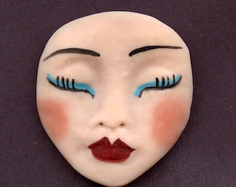 Cara de muñeca de arcilla polimérica asiática mediana de 1 1/2" x 1 1/4" con arte detallado, tamaño A 10