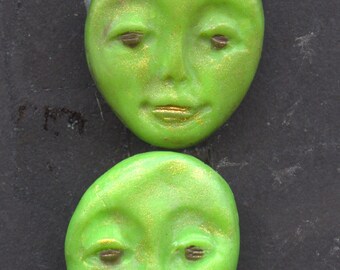 A Lot of 4 Green Alcohol Inked  abstract Face  Beads Top drilled  7/8" long x 3/4" wide  AAF 9