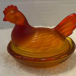 LE Smith hen on nest