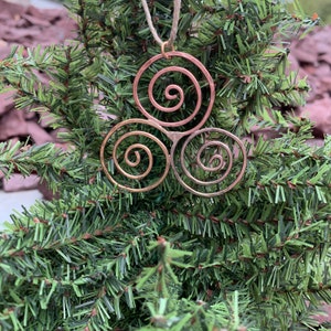 Triskelion Ornament, Tri-Color Triple Spiral image 4